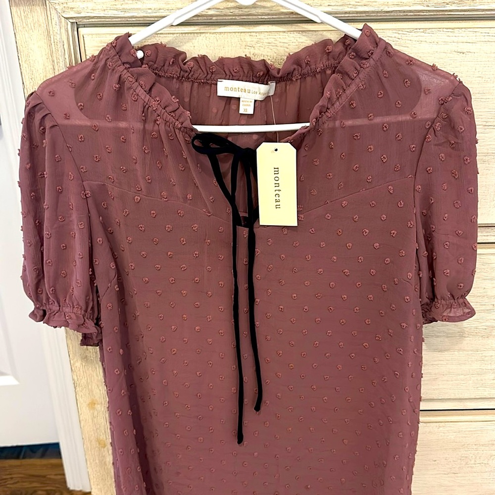 Woman blouse new with tag size XL